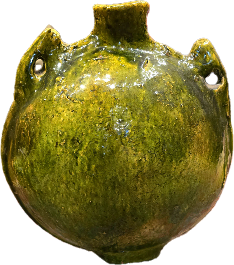 Runde, grüne Keramikvase mit zwei Griffen und glänzender Oberfläche.