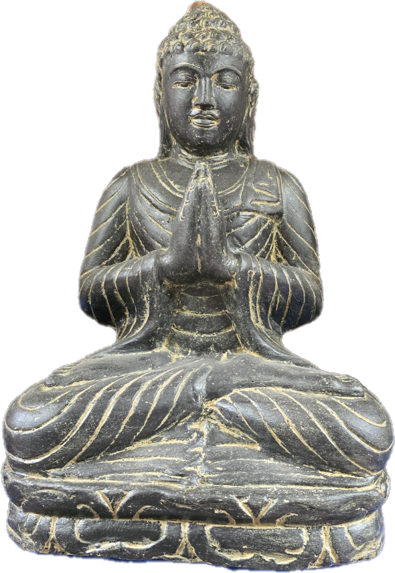 Buddha-Statue in sitzender Position mit gefalteten Händen.