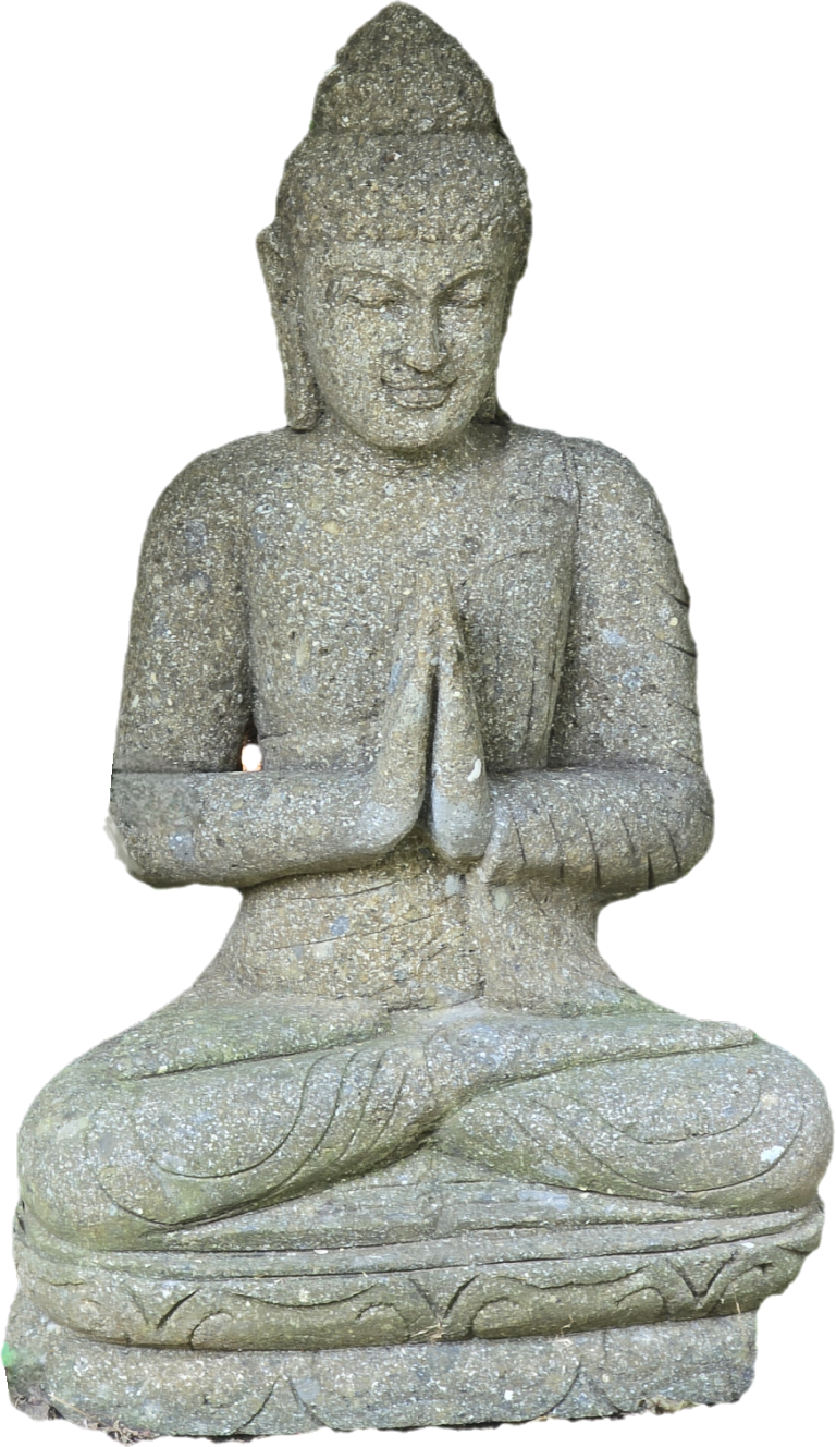 Steinerne Buddha-Statue in sitzender Haltung mit gefalteten Händen.